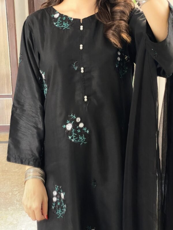Tulip Embroidered 2PCS - Image 10