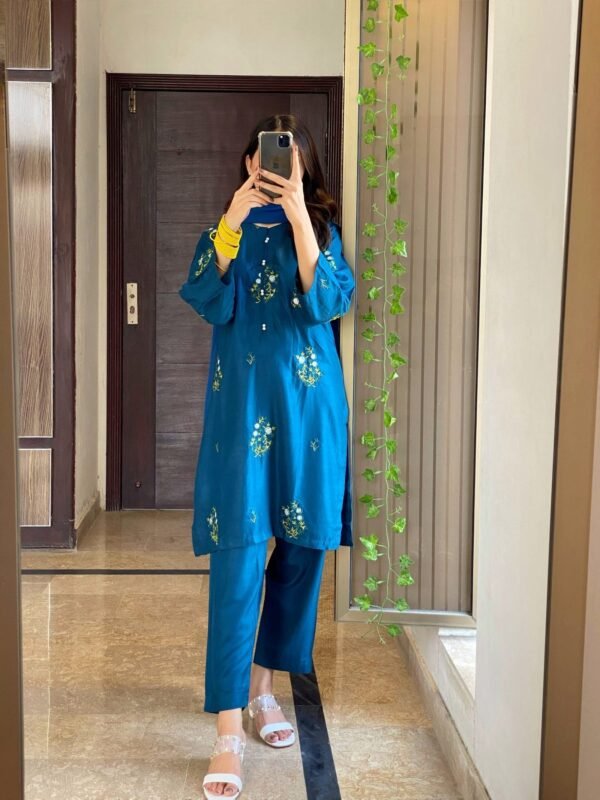 Tulip Embroidered 2PCS - Image 6