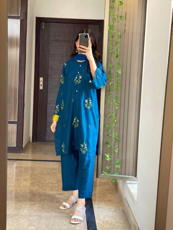 Tulip Embroidered 2PCS - Image 8